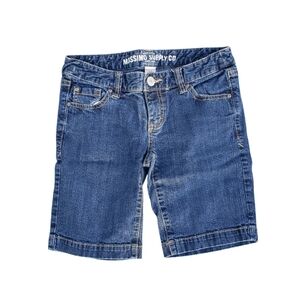 MOSSIMO Supply Co Low-Rise Denim Shorts Size 5  Fit 6